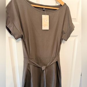 Casual Green Dress (knee-length) NWT sz Large